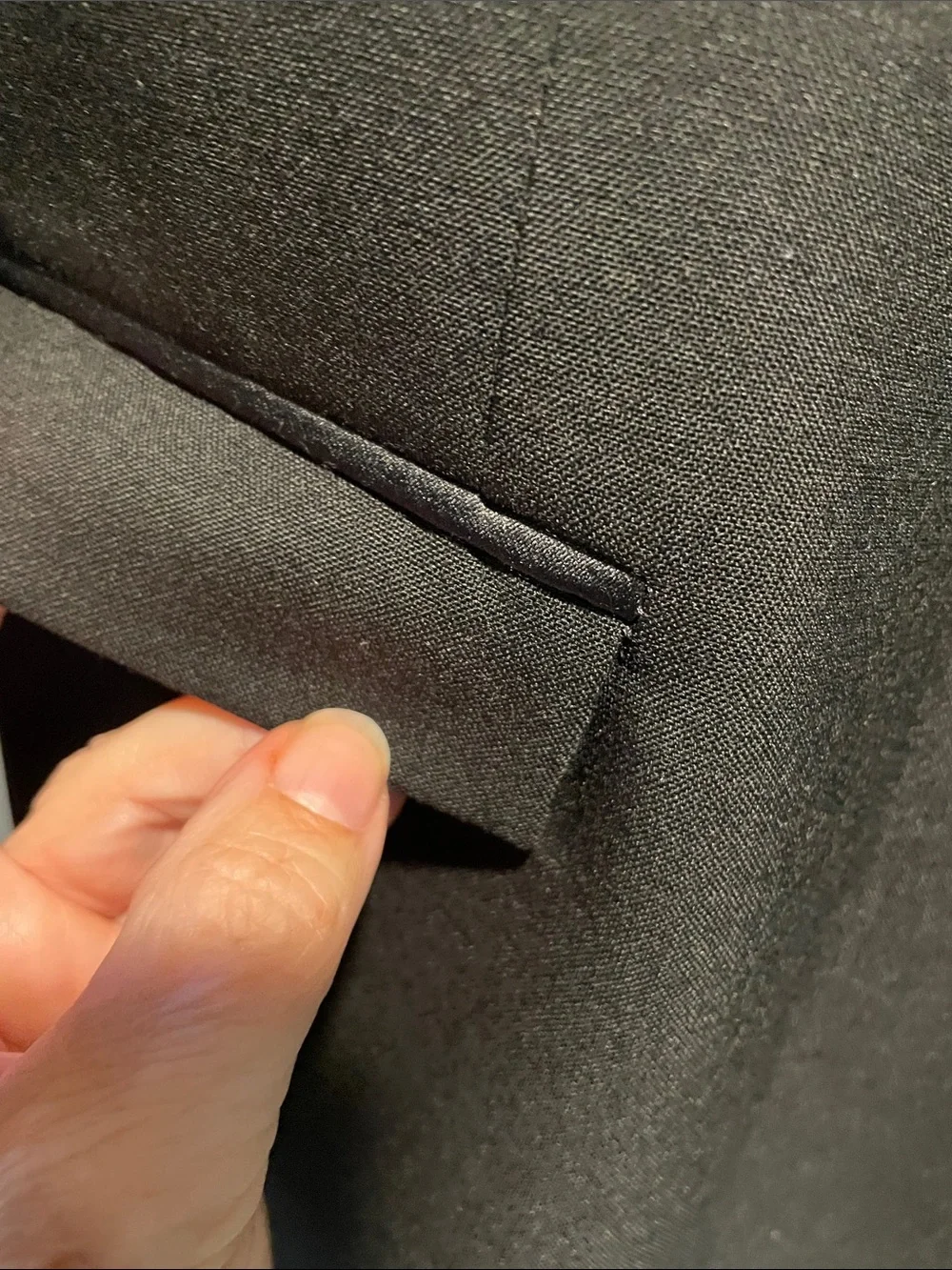 Oscar de la Renta Black Satin Notch Lapel Tuxedo Jacket - Picture 4 of 16